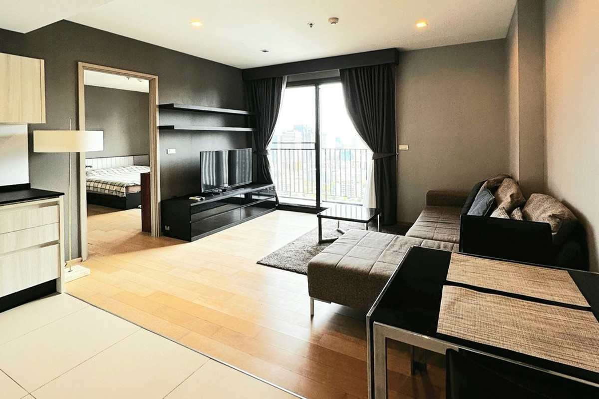 For RentCondoSukhumvit, Asoke, Thonglor : 🔥For Rent !! HQ Thonglor, 1 bedroom, 1 bathroom, big size, high floor 29++, corner room !!🔥Code C20240100817 furnished, ready to move in📣📣