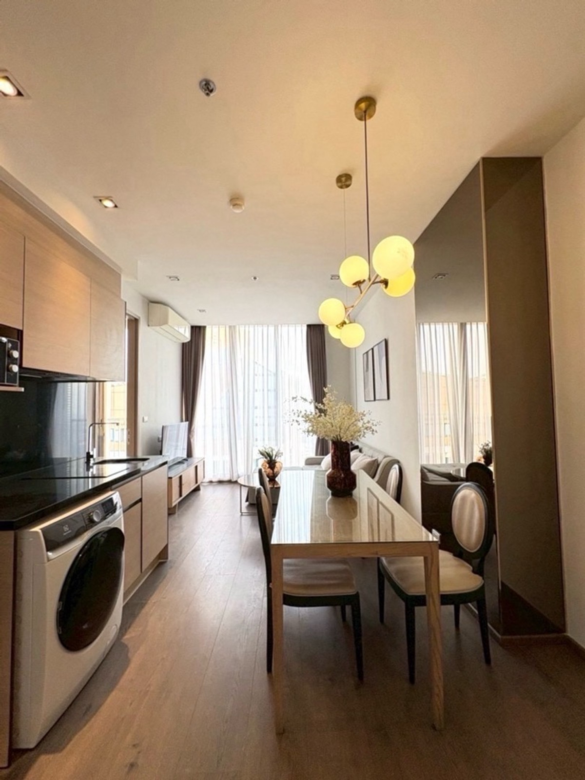 ขายคอนโดสุขุมวิท อโศก ทองหล่อ : 🔥ลดเป็นล้าน  ✨หนึ่งเดียวในสุขุมวิท ส่วนกลางสวน 10 ไร่ ใกล้ Em District 8 นาที 
🌇 วิวเมืองใหญ่ ✅ นัดดูห้องได้ตลอด