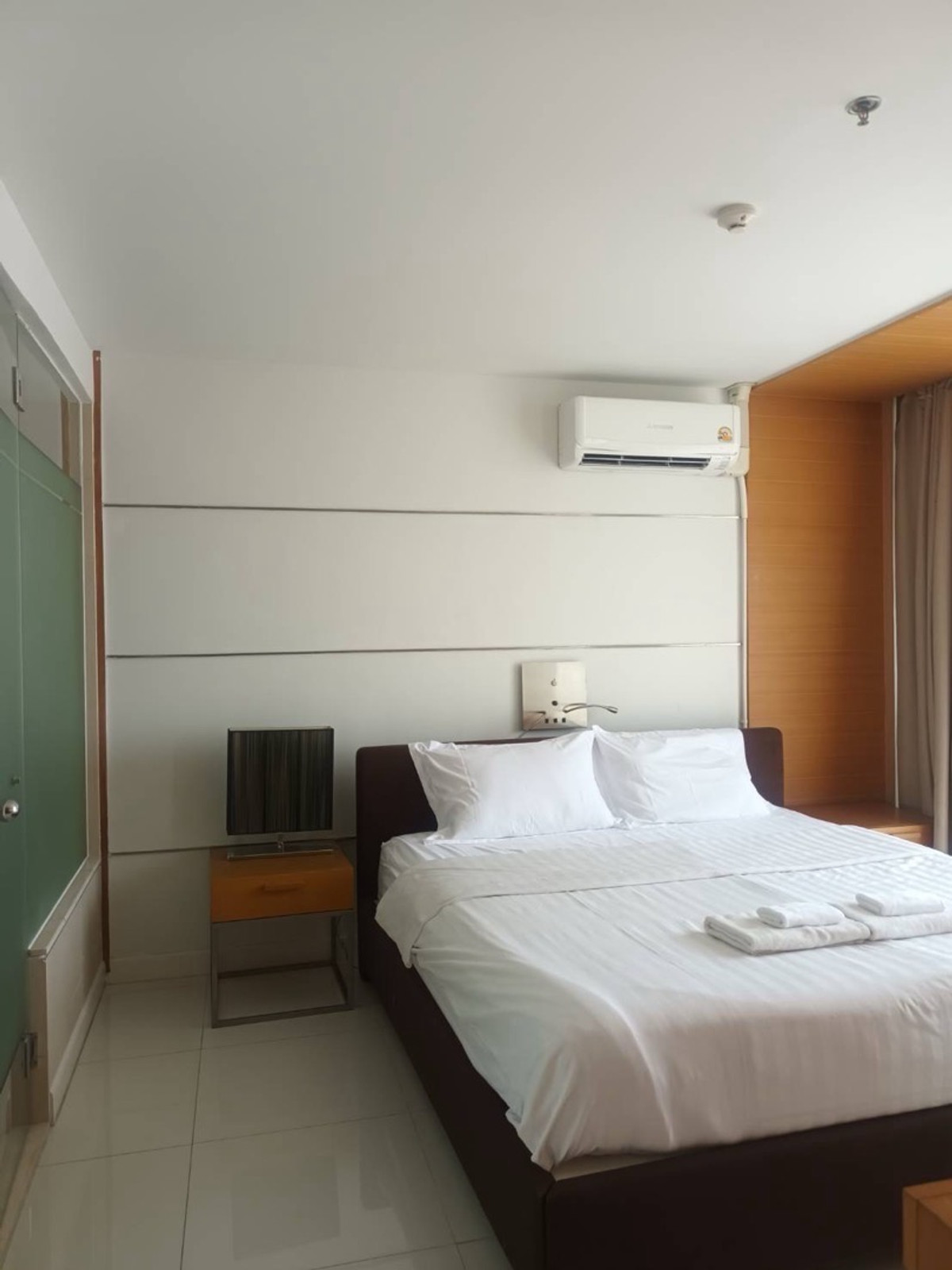 For RentCondoSathorn, Narathiwat : Sathorn Prime Residence for rent, 64 sq m, 25th floor, fully furnished, complete electrical appliances, has bathtub, 32,000 baht, WiFi included.