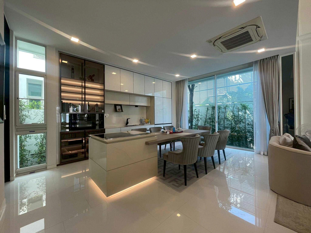ให้เช่าบ้านเลียบทางด่วนรามอินทรา : Luxury House for Rent Ekkamai-Ramindra | Family Home Prime Location | Near BTS Mayalap | 220,000 THB/Month | บ้านหรูให้เช่า เอกมัย-รามอินทรา ทำเลดี เหมาะครอบครัว ใกล้ BTS มัยลาภ 220,000 บาท/เดือน – LTH14859