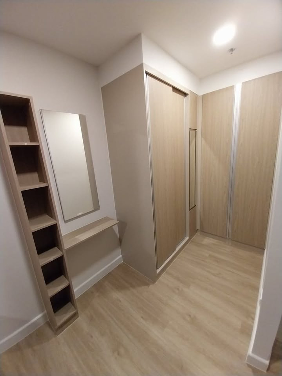 ให้เช่าคอนโดราษฎร์บูรณะ สุขสวัสดิ์ : 🏙️ อยู่คอนโดแต่ฟีลบ้าน! Xtra Loft เพดานสูง 4.95 ม. วิวโค้งน้ำเจ้าพระยา