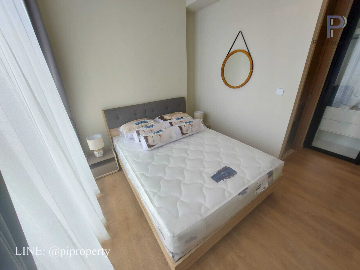 For RentCondoSukhumvit, Asoke, Thonglor : Fully furnished 1 Bedroom unit for rent in Phrom Phong. High floor with a unblocked view. Noble Around Sukhumvit 33.