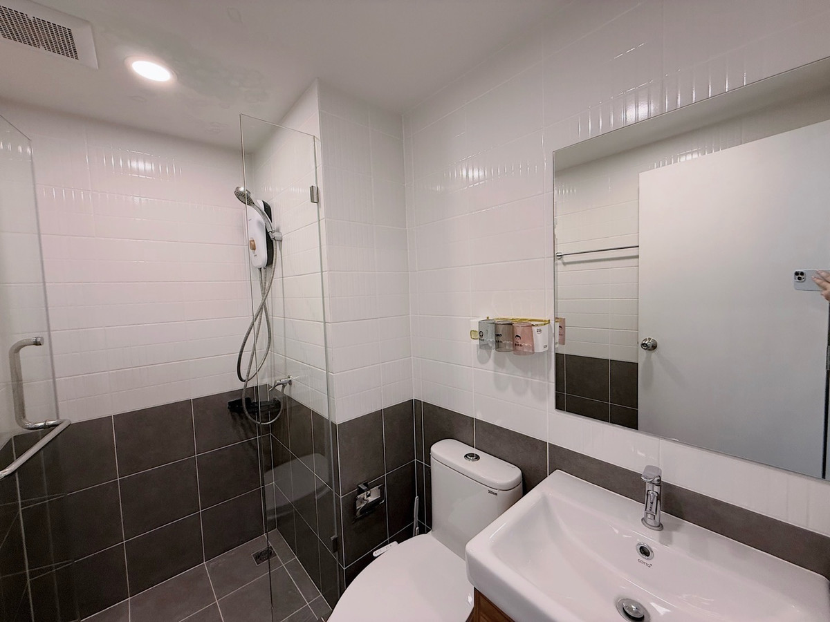 For RentCondoWongwianyai, Charoennakor : ⭐️ Flexi Sathon - Charoennakhon ⭐️ Room size 25 sq m., 8th floor, beautifully decorated room, ready to move in.