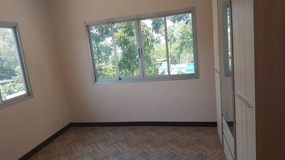 For RentHouseSamut Prakan,Samrong : Rent Big House Near BTS Royal Thai Naval Academy 