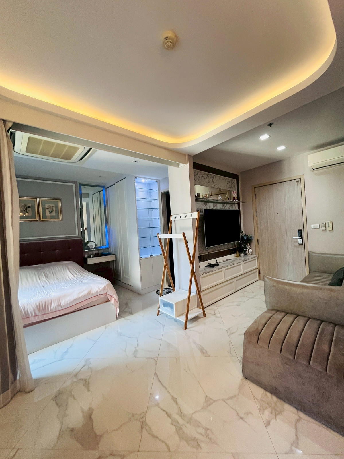 ให้เช่าคอนโดสุขุมวิท อโศก ทองหล่อ :  ปล่อยเช่าคอนโด Rhythm 36-38 พร้อมอยู่ ใจกลางสุขุมวิท 25000 บาท