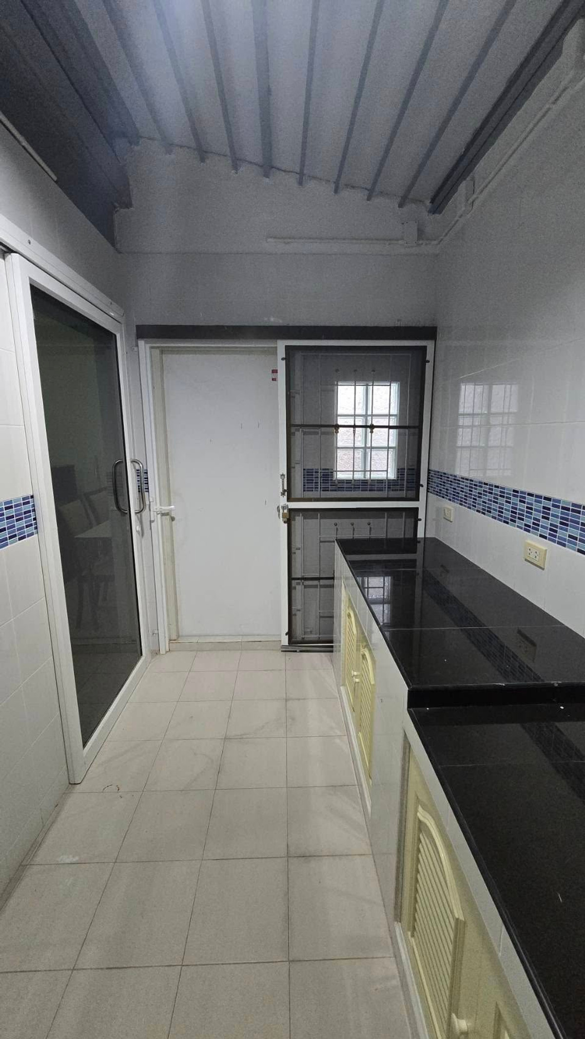 ให้เช่าทาวน์โฮมแจ้งวัฒนะ เมืองทอง : ให้เช่าทาวน์เฮาส์ หมู่บ้านพฤกษาวิลล์ ศรีสมาน   3ห้องนอน2ห้องน้ำ  15,000