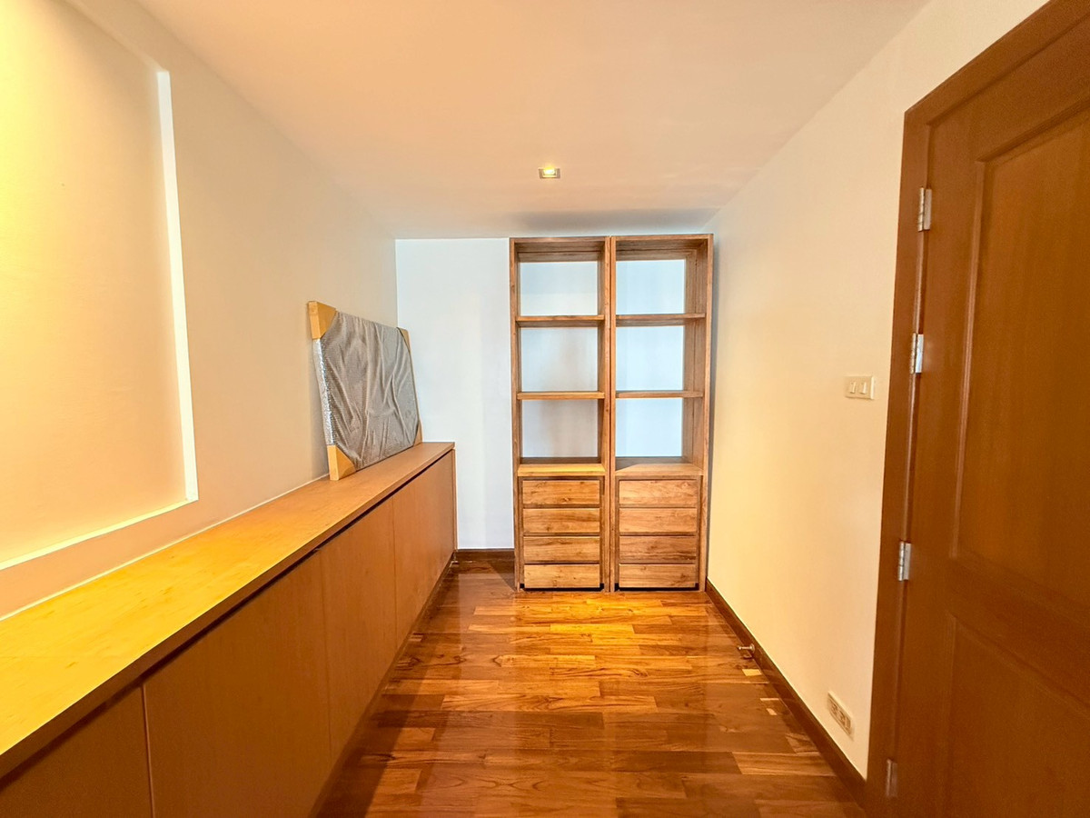 For RentCondoSukhumvit, Asoke, Thonglor : 🎉🌇 Condo for Rent – 4 Bedrooms near BTS Ekkamai | Regent on the Park Sukhumvit 61