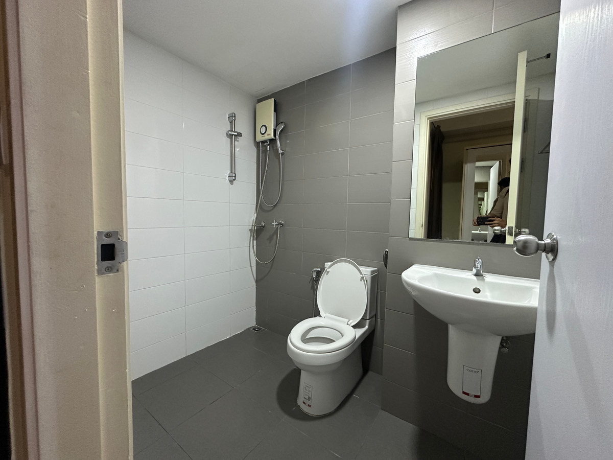 For SaleCondoSamut Prakan,Samrong : 🟢Knot is comfortable, happy to help.🔥Empty room. Good price, view of peoples houses, help with loan service until transfer day 🔥 : Condo for sale, The Cabana, near BTS Samrong 800m