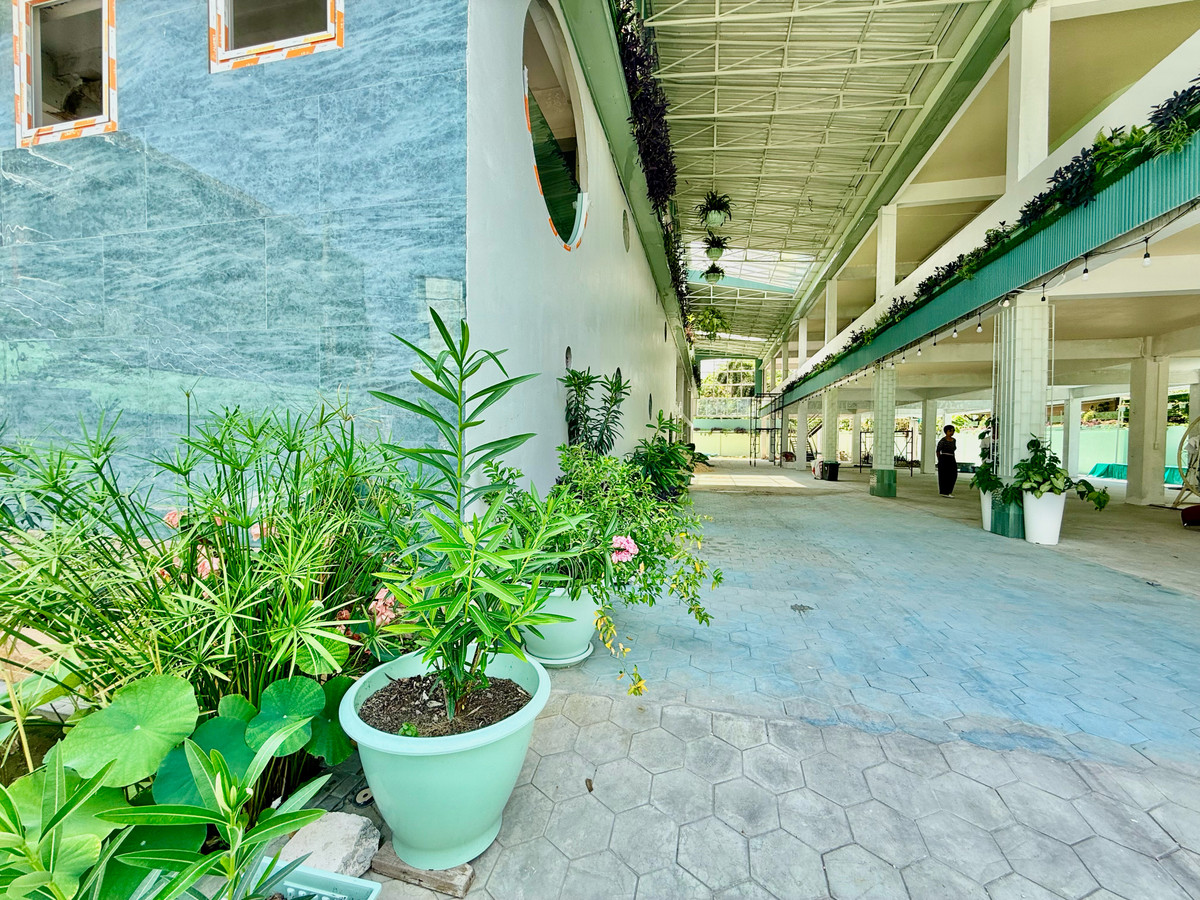 For RentOfficeRattanathibet, Sanambinna : 📢 [For Rent] Prime Office & Warehouse Complex – Rewadee Soi 7, near Nonthaburi Government Center! 🏢✨  Spacious area with versatile functions, perfect for a modern office, warehouse, or distribution center.