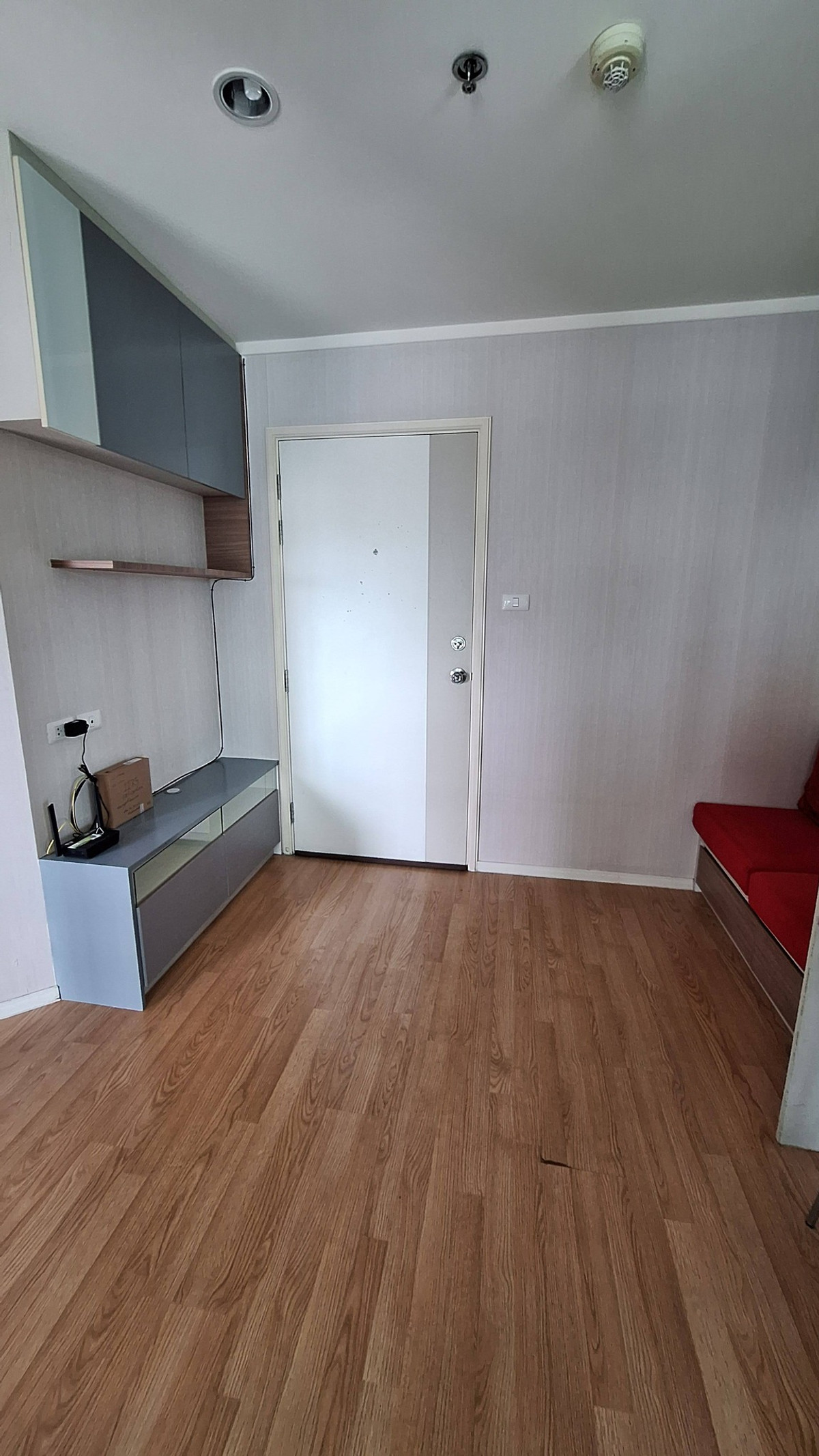 ขายคอนโดบางนา แบริ่ง ลาซาล : K-6825 ห้องเฟอร์นิเจอร์บิ้วอิน พร้อมอยู่ ชั้นสูง 🔥🔥 ขาย !!  คอนโด LPN เมกะบางนา ใกล้ IKEA เมกะบางนา