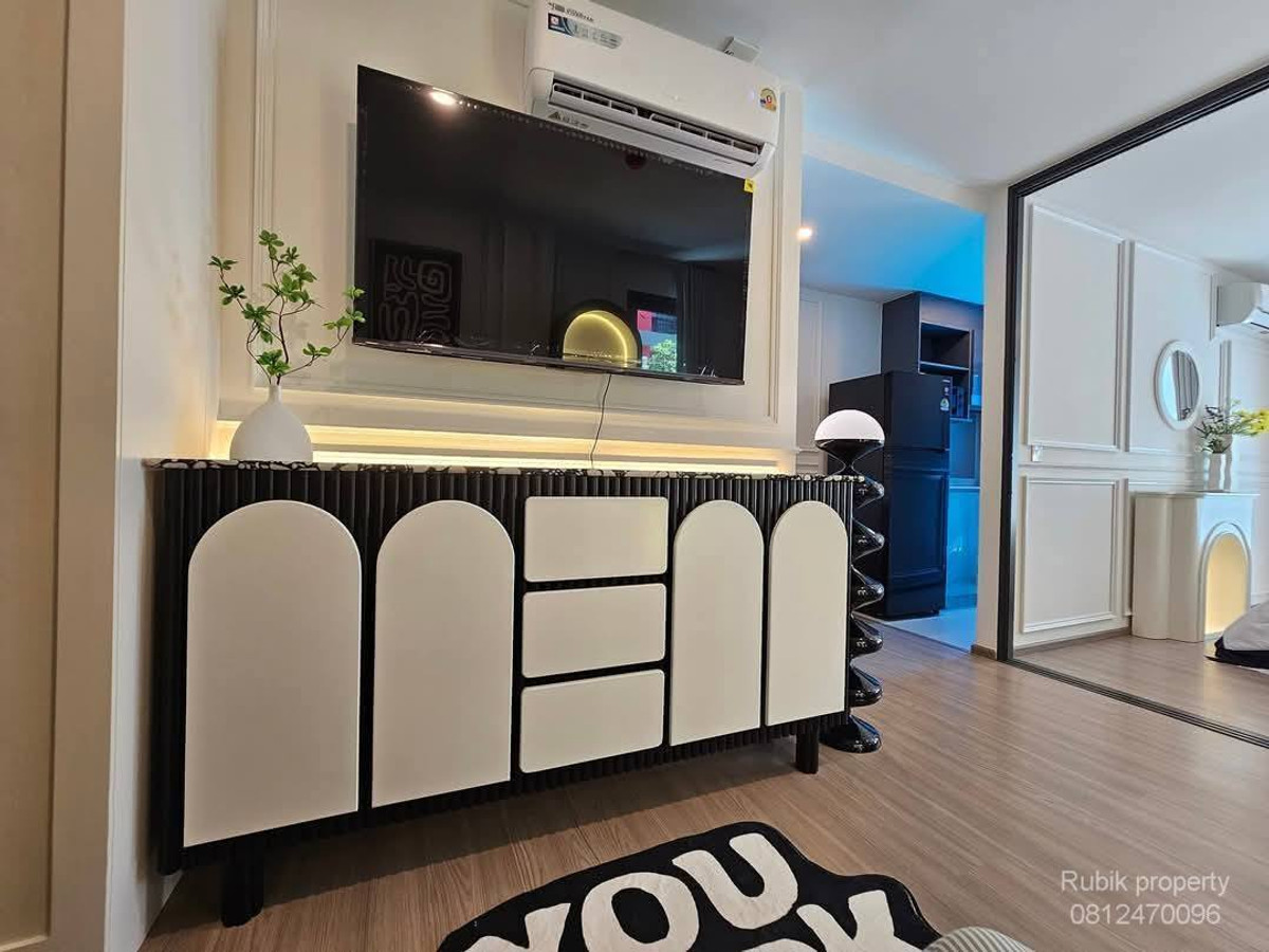 For RentCondoKasetsart, Ratchayothin : 🏙 **Condo for rent Aspire Ratchayothin (Corner room, pool view, Rare Unit)** Beautifully decorated, fully furnished, ready to move in immediately ✨ RB1831