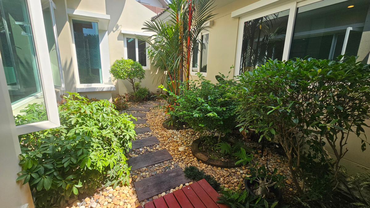 For SaleHouseRama5, Ratchapruek, Bangkruai : Single house for sale Laddarom Elegance Village, near Rama 5 Ratchaphruek Roundabout.