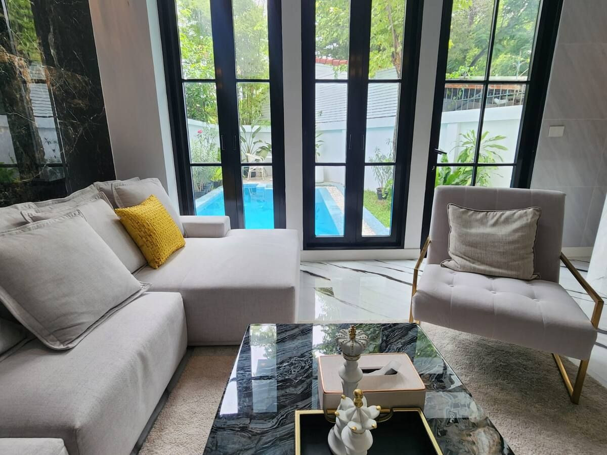 For RentHouseSukhumvit, Asoke, Thonglor : 🔥 Luxury Single House for Rent – Maison Blanche Sukhumvit 67 | 5 Bedrooms 412 SQ.M. | Prime Sukhumvit Location