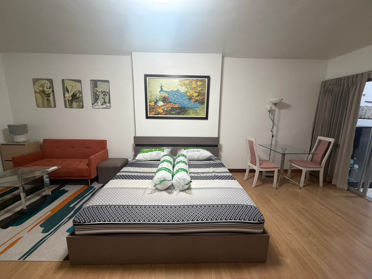 For RentCondoPattanakan, Srinakarin : Condo for rent, Supalai Park Srinakarin, fully furnished, ready to move in, near the BTS. If interested, contact Iine: @yyk6635b (with @ in front too)