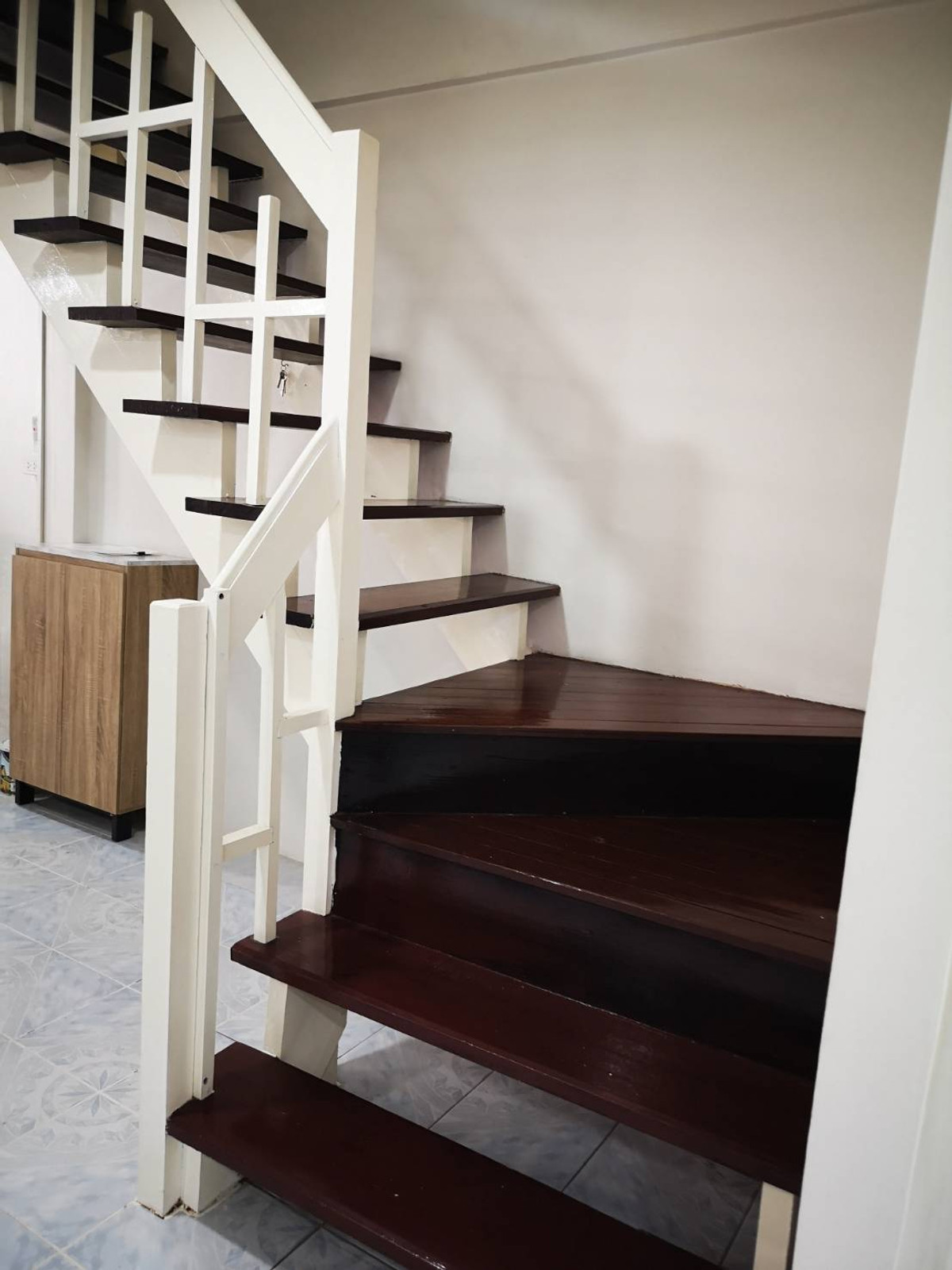 ให้เช่าทาวน์โฮมอ่อนนุช อุดมสุข : ให้เช่าทาวเฮาส์ 16 ตรว. 2 ชั้น 2 นอน 2 น้ำ ใกล้บีทีเอสอุดมสุข และ ปุณณวิถี ซอยวชิรธรรม 12  ค่าเช่า 15,000  โทร  082 649 9822