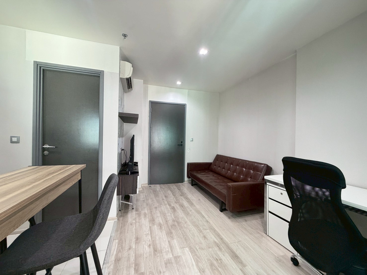 For RentCondoRatchathewi,Phayathai : For rent ⭐️ Rhythm Rangnam (Rhythm Rangnam) size 35 sq m, 6th floor ⭐️ fully furnished. Ready to move in This room is very worthwhile. In this location, rooms fall out very quickly!