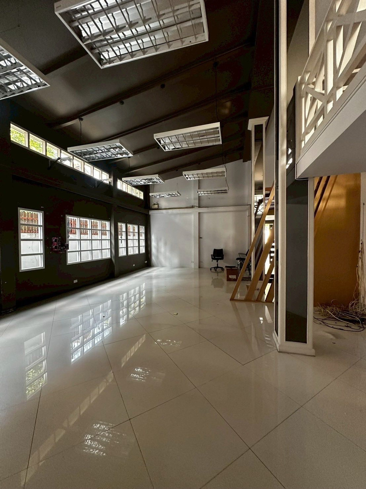 For RentHouseChokchai 4, Ladprao 71, Ladprao 48, : For rent: 2-story detached house, home office, 4–5 work rooms, 151 sq m, parking for 8–10 cars, just 2 minutes walk to MRT Lat Phrao.