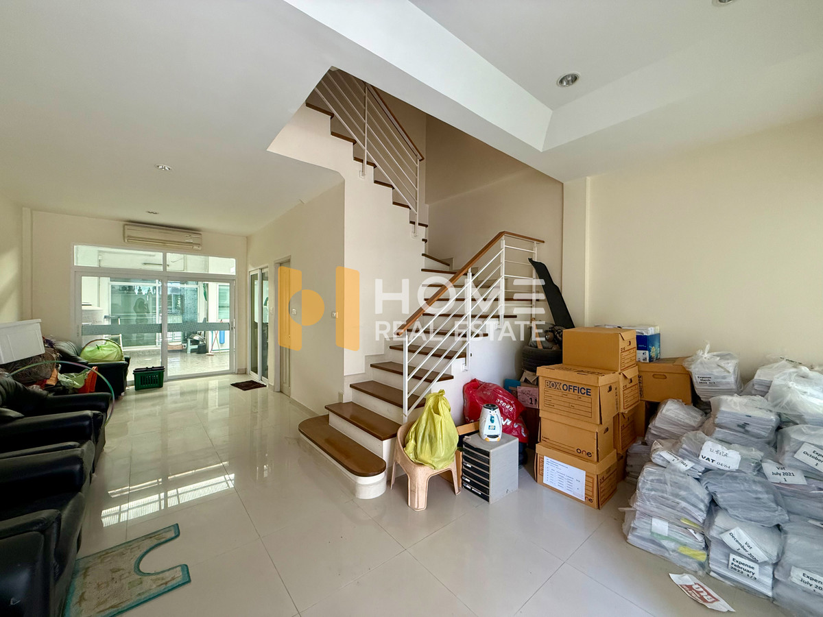 For SaleTownhomePattanakan, Srinakarin : Baan Klang Muang Urbanion Srinakarin / 3 Bedrooms (FOR SALE), Baan Klang Muang Urbanion Srinakarin / 3 Bedrooms (FOR SALE) GNG023