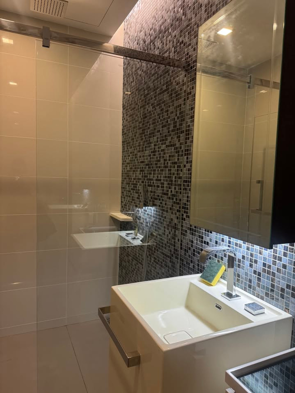 ให้เช่าคอนโดบางซื่อ วงศ์สว่าง เตาปูน : 🔥🔥 ให้เช่า 333 Riverside 🔥🔥  📍 ริมแม่น้ำเจ้าพระยา (ติด BTS บางโพ เดินทางสะดวก)  🛏 1 ห้องนอน 1 ห้องน้ำ 📐 ขนาด 47 ตร.ม. | ชั้น 26