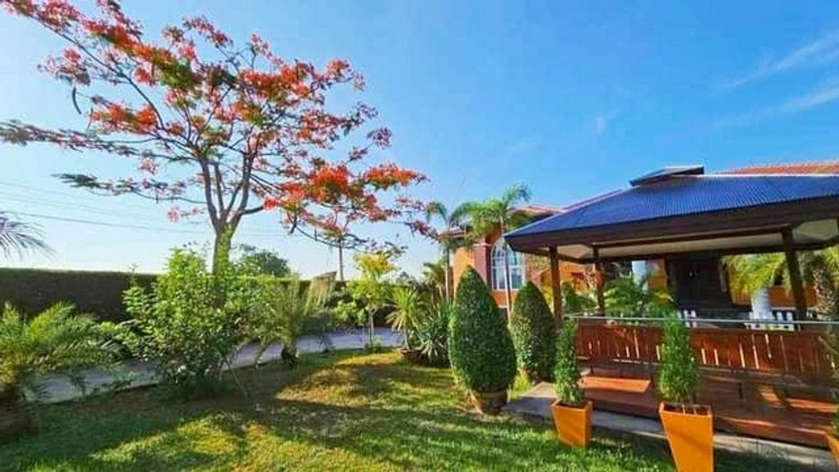 ขายบ้านพัทยา บางแสน ชลบุรี สัตหีบ : ขายบ้านเดี่ยว 2 ไร่ 94.5 ตรว. ใกล้อ่างเก็บน้ำมาบประชัน 5 นอน 6 น้ำ มีบ้านพักรีสอร์ท 3 หลัง และห้องใต้ดินสุดหรู ใกล้สนามกอล์ฟและรร.นานาชาติ 