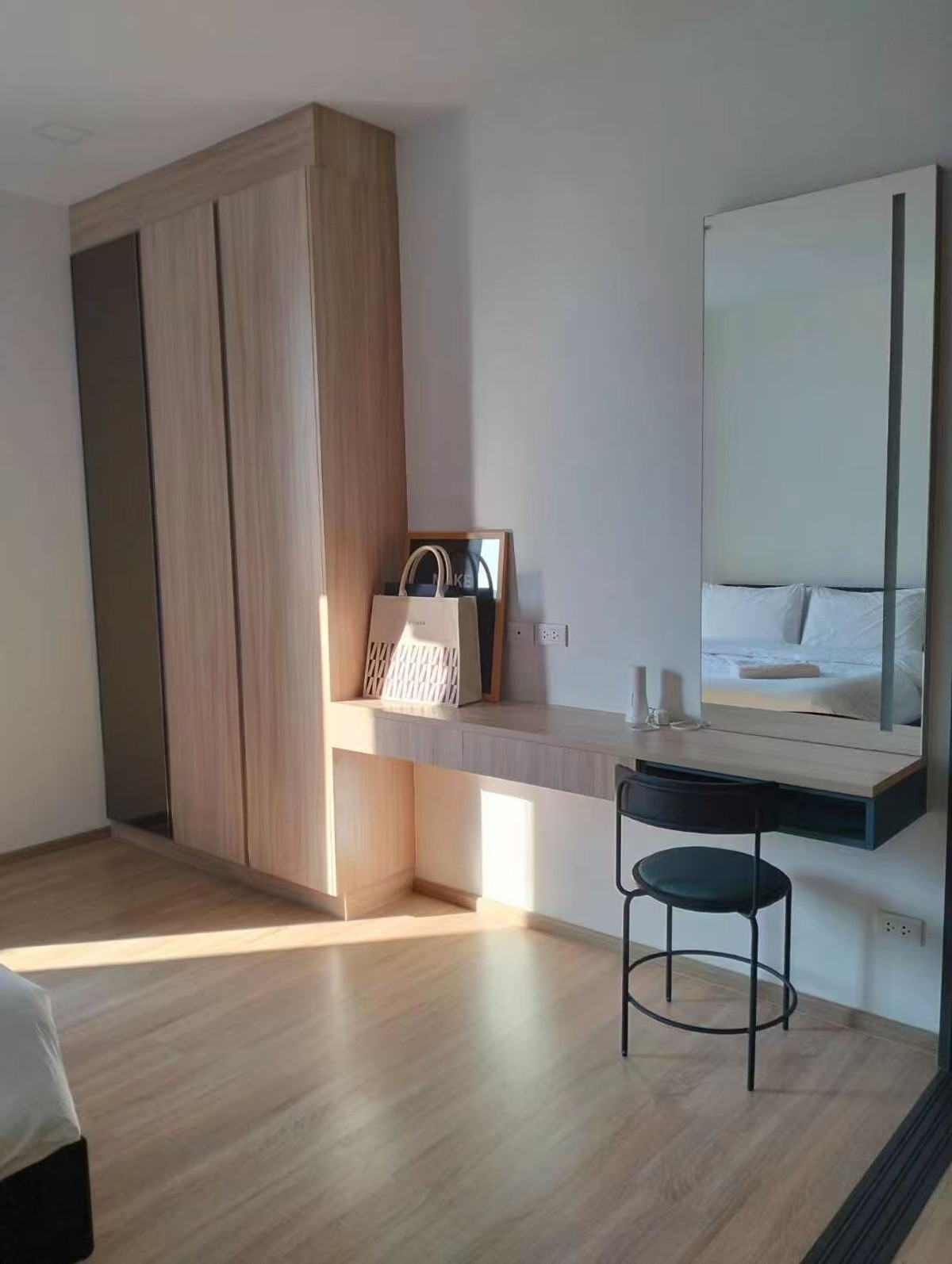 For RentCondoRatchathewi,Phayathai : XT Phayathai | High Floor Living in the Heart of Phayathai one bedroom condo rent 23,000 thb