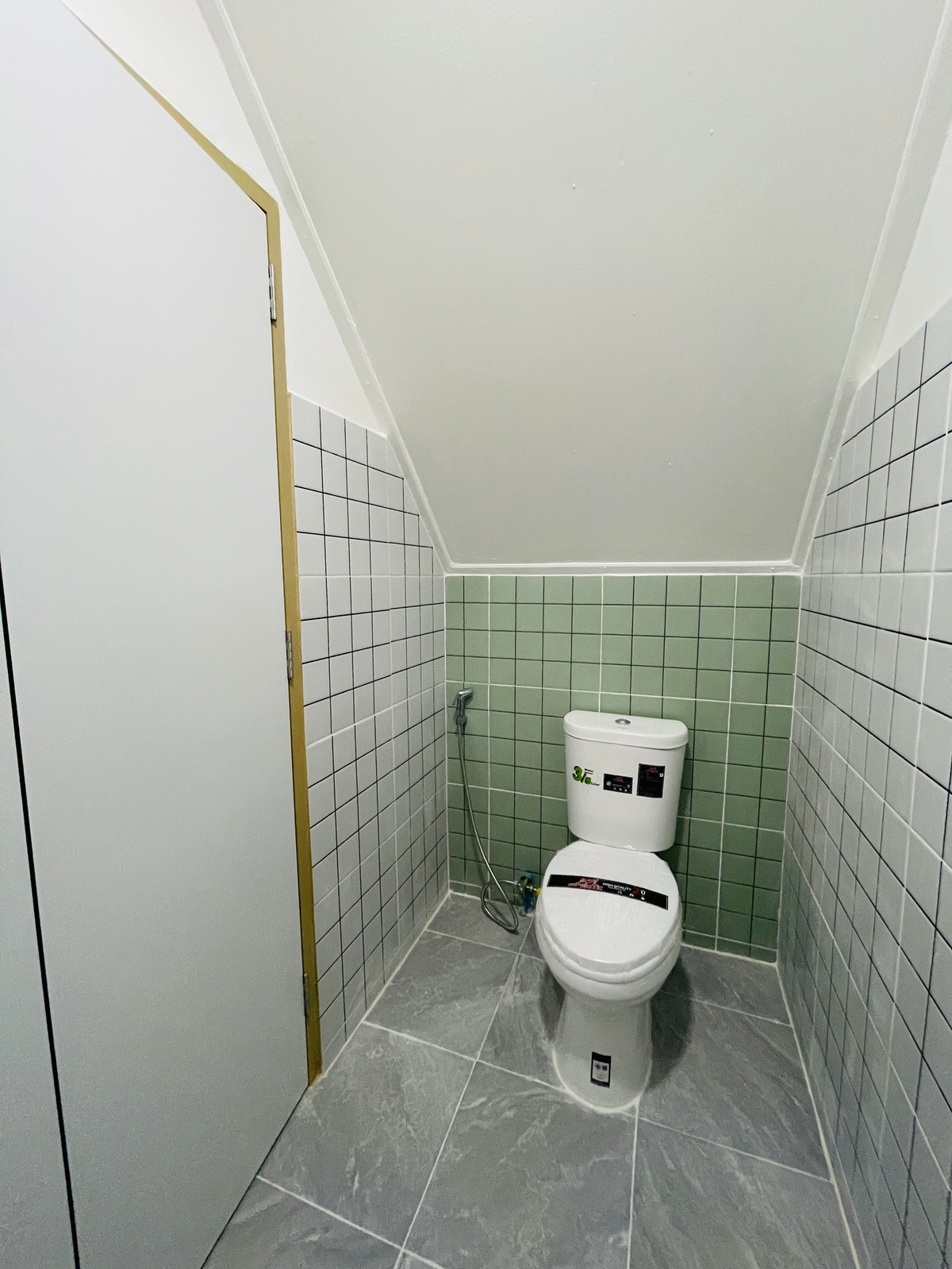 ขายทาวน์โฮมนนทบุรี บางใหญ่ บางบัวทอง : ขายทาวน์เฮ้าส์ร่มเงาไม้ วัดลาดปลาดุก หลังมุมติดถนนเมน 16 ตร.ว. ค้าขายได้ ฟรีโอน