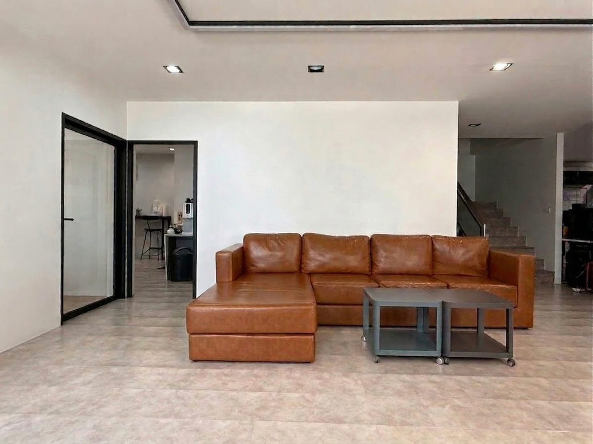 ให้เช่าโฮมออฟฟิศสุขุมวิท อโศก ทองหล่อ : Home Office For Rent! – ให้เช่าโฮมออฟฟิศ 2 ชั้น 400sq.m. ทำเลทองหล่อ 25 จดทะเบียนบริษัทได้ ที่จอดรถ 7–8 คัน