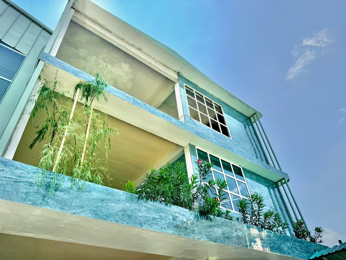 For RentOfficeRattanathibet, Sanambinna : 📢 [For Rent] Prime Office & Warehouse Complex – Rewadee Soi 7, near Nonthaburi Government Center! 🏢✨  Spacious area with versatile functions, perfect for a modern office, warehouse, or distribution center.