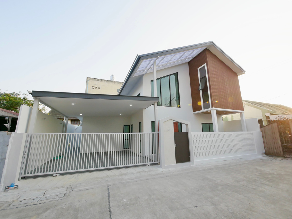 ขายบ้านเกษตร นวมินทร์ ลาดปลาเค้า : ขายบ้านเดี่ยว 2 ชั้น ซอยนวมินทร์ 113 ขนาด 41 ตร.ว. 3 นอน 3 น้ำ ตกแต่งใหม่ทั้งหลัง