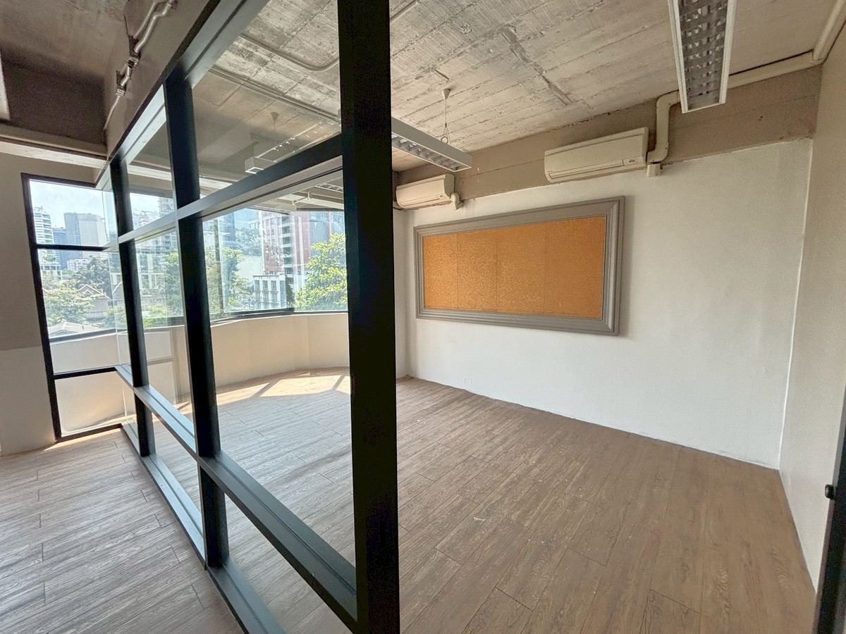 ให้เช่าร้านค้า/ตลาดนัดสุขุมวิท อโศก ทองหล่อ : พื้นที่ให้เช่า เหมาะทำร้านค้าและออฟฟิศสำนักงาน ใกล้ BTS พร้อมพงษ์ ** NO CO-AGENT ** 