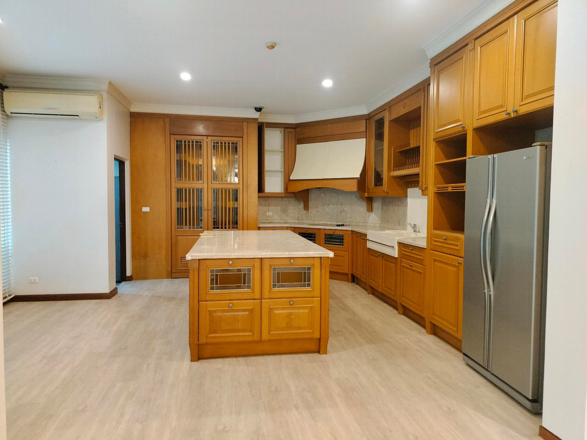 For RentHouseBangna, Bearing, Lasalle : Urgent Rent 4 Bedrooms private pool villa near Bangkok Patana school Call: 083-966-3665