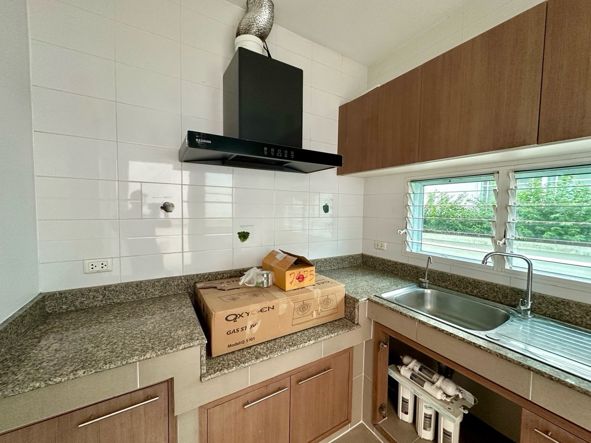 ให้เช่าบ้านลาดกระบัง สุวรรณภูมิ : 🐶 ย้ายเข้าได้ทันที! บ้านเดี่ยว 2 ชั้น พื้นที่กว้าง เลี้ยงน้องหมา-แมวได้ รับสัญญาเช่าระยะสั้น
