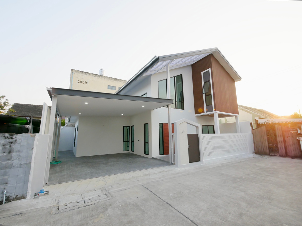 ขายบ้านเกษตร นวมินทร์ ลาดปลาเค้า : ขายบ้านเดี่ยว 2 ชั้น ซอยนวมินทร์ 113 ขนาด 41 ตร.ว. 3 นอน 3 น้ำ ตกแต่งใหม่ทั้งหลัง