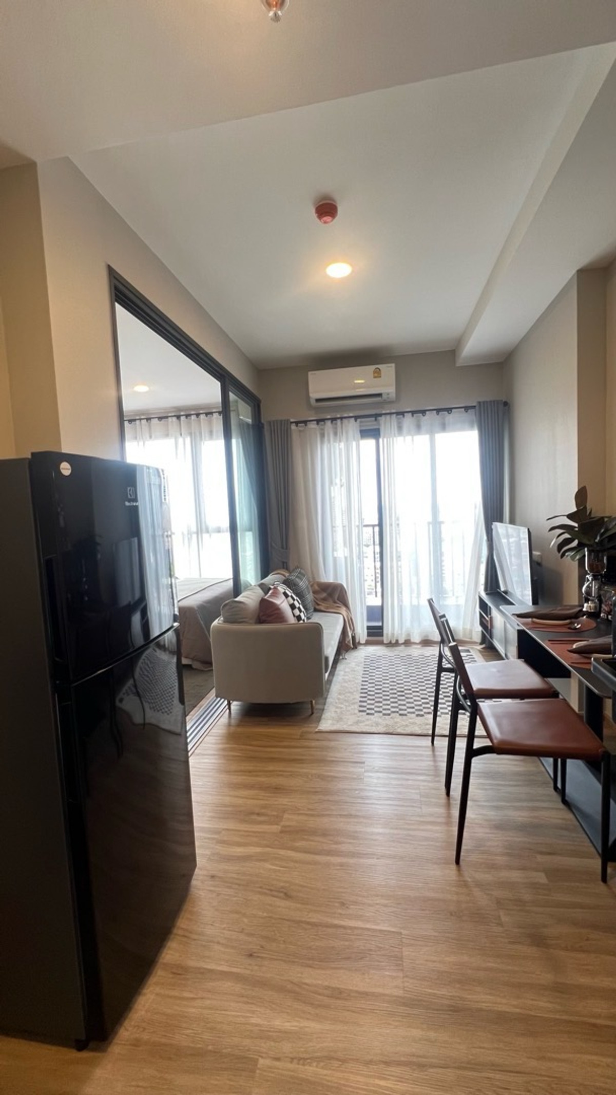 ขายคอนโดรัชดา ห้วยขวาง : คอนโดใหม่มือ 1 ใกล้ Mrt.ห้วยขวางเพียง 250 ม. 1 ห้องนอน 3.58 ลบ. ฟรีคชจ.วันโอน