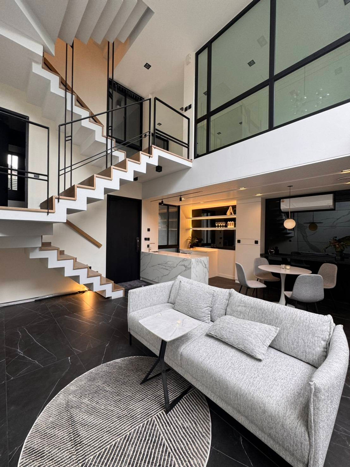 ขายทาวน์โฮมรัชดา ห้วยขวาง : Townhome for Sale Ratchada Near MRT Ratchada Fully Furnished Ready to Move In