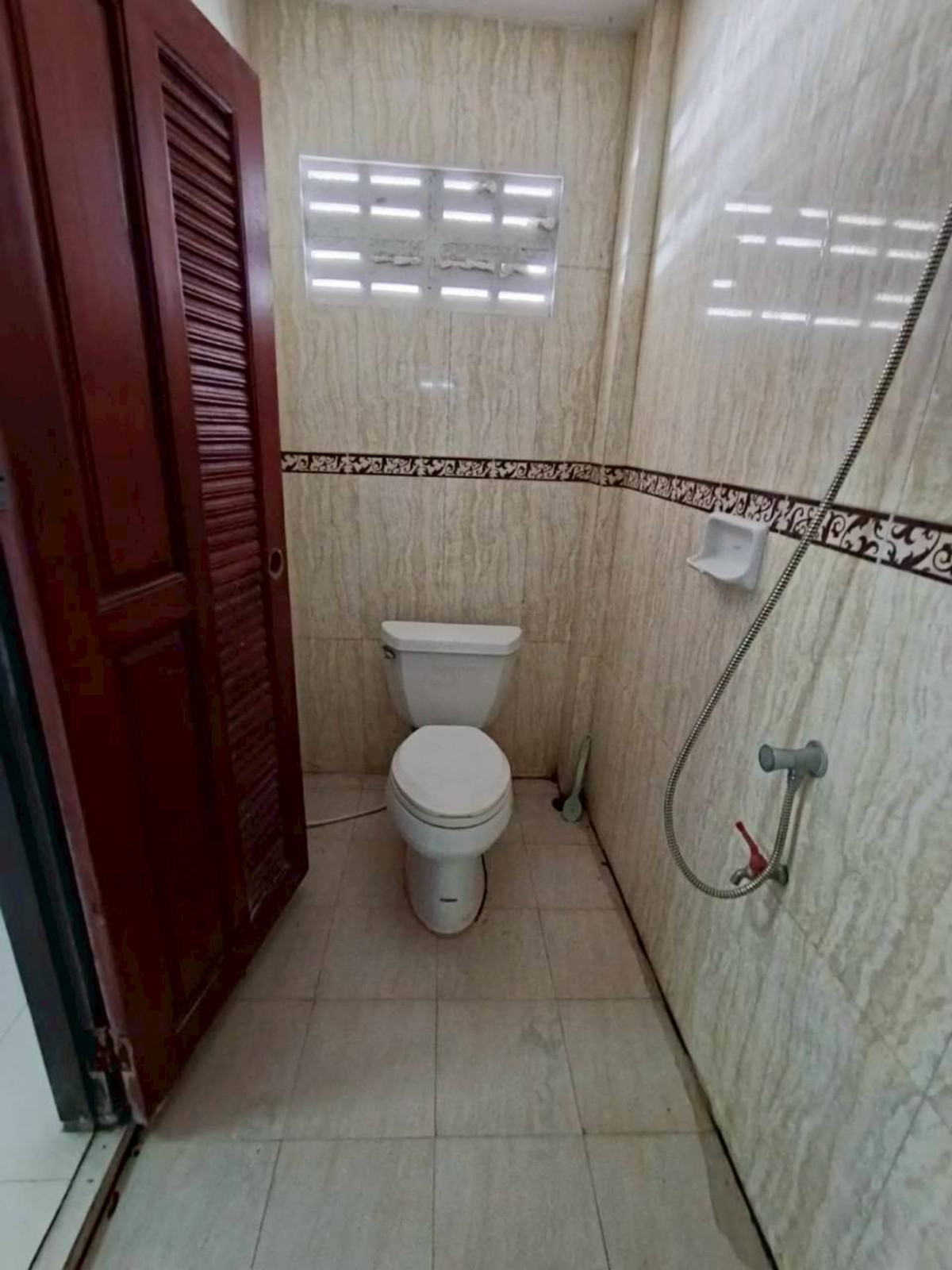 ขายอาคารพาณิชย์ปทุมธานี รังสิต ธรรมศาสตร์ : อาคารพาณิชย์ 3 ชั้น หมู่บ้านพูลผล ถนนพหลโยธิน ตำบลคูคต อำเภอลำลูกกา จังหวัดปทุมธานี