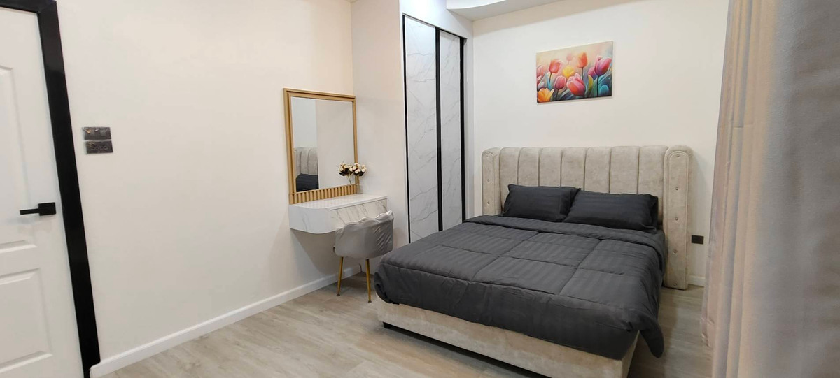 For SaleTownhomePattaya, Bangsaen, Chonburi : Chatkaew Group Village Phase 1 / 2 Bedrooms (FOR SALE) BEWN141