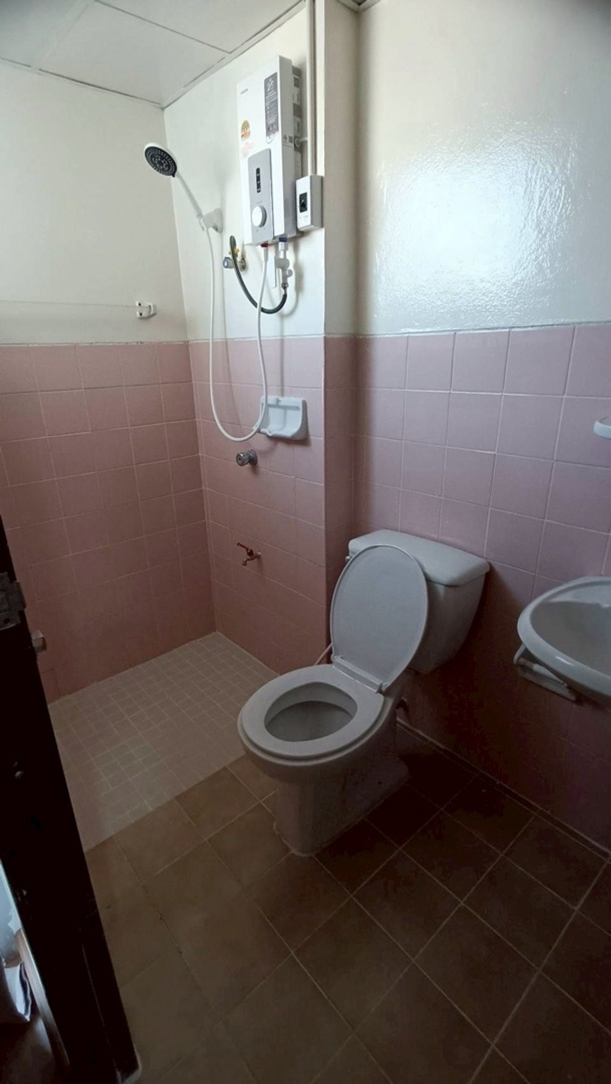 ให้เช่าคอนโดบางแค เพชรเกษม : คอนโด เลี้ยงแมวได้  MRTหลักสอง พึ่งรีโนเวท ใหม่ ที่นอน ผ้าปูใหม่ สี พื้นใหม่