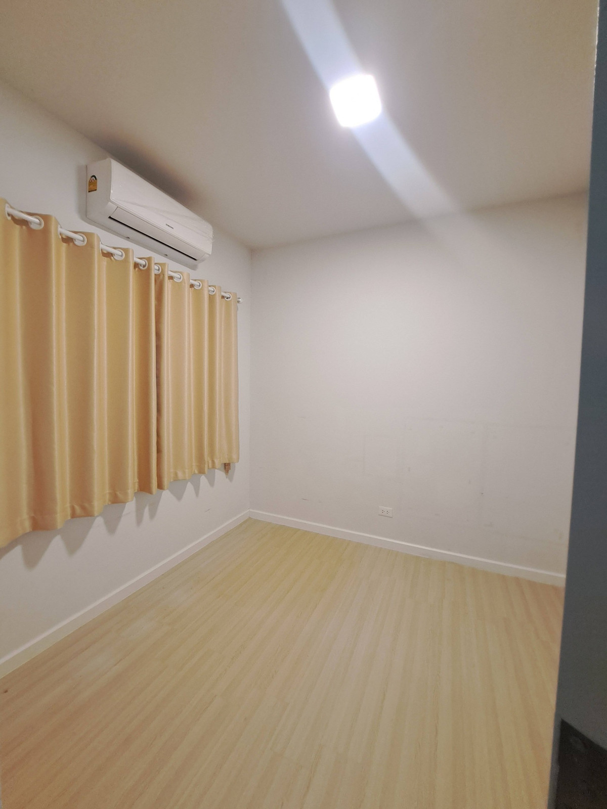 ให้เช่าทาวน์โฮมมีนบุรี-ร่มเกล้า : S04-0110 Townhome for Rent: Anasiri Ramkhamhaeng