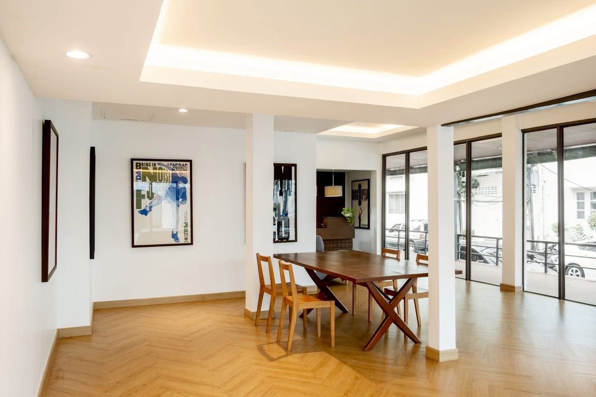 ให้เช่าทาวน์โฮมพระราม 9 เพชรบุรีตัดใหม่ RCA : 💥CP-10498💥ให้เช่า  ทาวน์เฮ้าส์ 3 ชั้น ซ.พระราม9 ซอย11👉แอดไลน์ @goodcondo