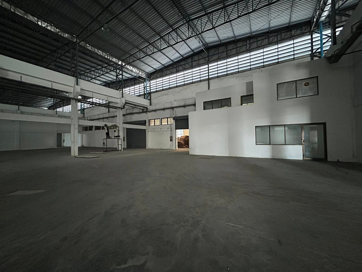 ให้เช่าโรงงานฉะเชิงเทรา : โรงงานให้เช่าใกล้นิคมเวลโกรว์ ถนนบางนาตราด กม.36 ขนาด 8,100ตรม. แบ่งเช่าได้ พื้นรับน้ำหนักได้ 3-4ตัน/ตรม. พื้นที่สีม่วงลาย