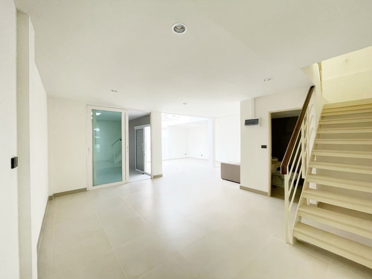 ให้เช่าทาวน์โฮมวิภาวดี ดอนเมือง หลักสี่ : Ⓜ️ให้เช่าทาวโฮมส์ 2 ชั้น มบ.เมอร์ริทแกรนด์ 2   ถ.เทิดราชัน 1  ใกล้ดอนเมือง