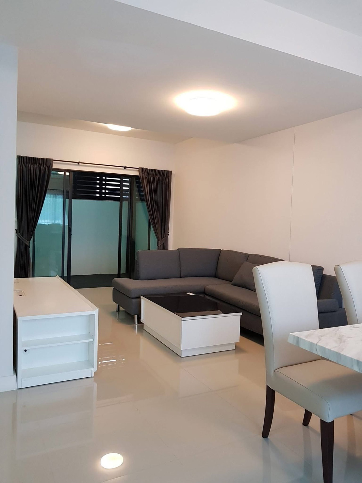 For RentTownhomePattanakan, Srinakarin : House for rent in Pattanakarn Near On Nut BTS, Suan Luang District, 2-story townhome, 3 bedrooms, 2 bathrooms, 2 parking spaces.