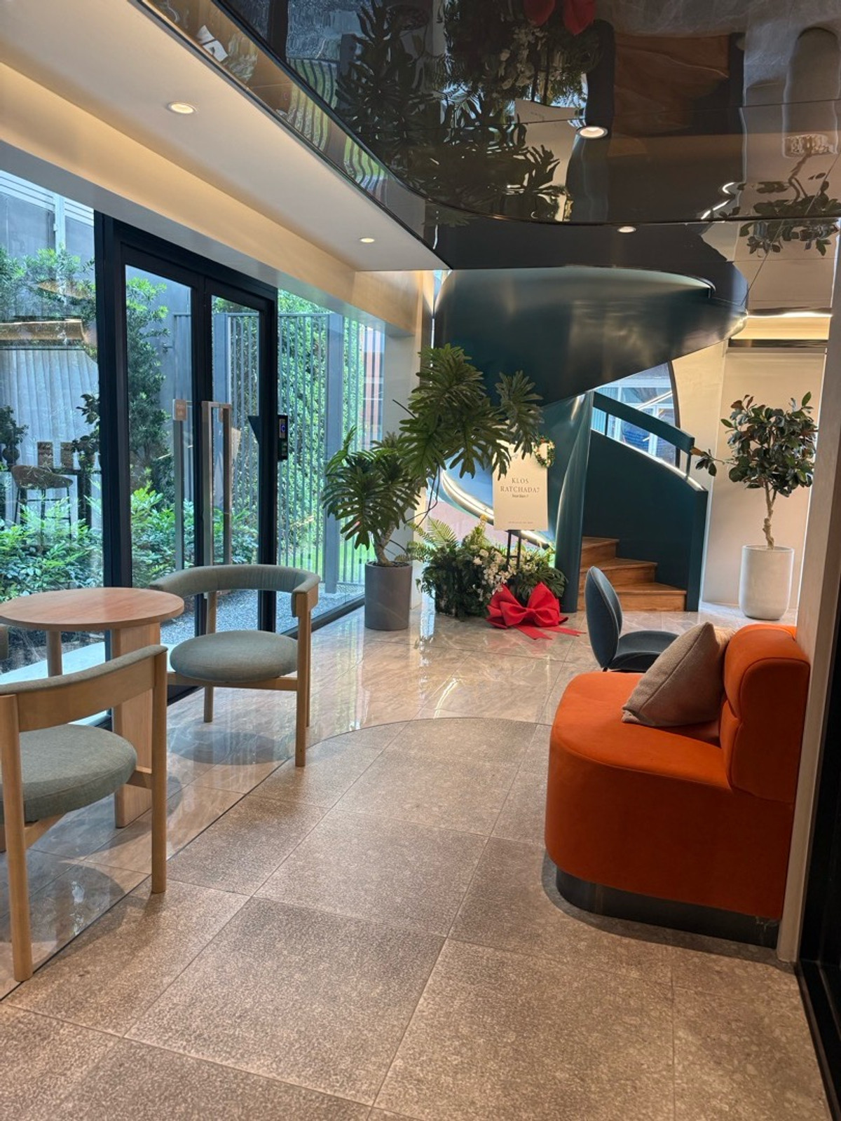 ขายคอนโดรัชดา ห้วยขวาง : 𝐅𝐑𝐄𝐄 เงินดาวน์ 𝐎 บาท 𝐊𝐋𝐎𝐒 𝐑𝐀𝐓𝐂𝐇𝐀𝐃𝐀  ผ่อนสบายๆ 𝟖,𝟗𝟎𝟎/เดือน ห้องใหม่ จากโครงการโดยตรง 