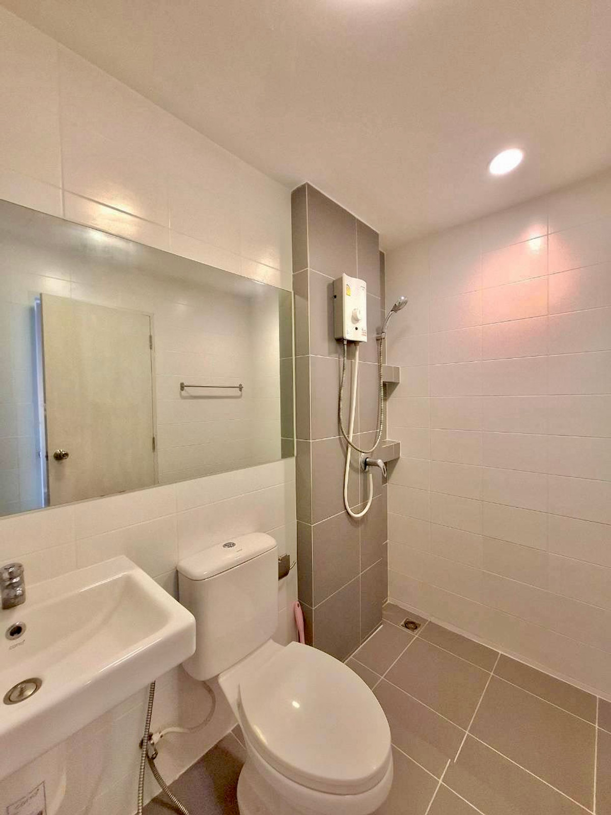 ขายทาวน์โฮมปทุมธานี รังสิต ธรรมศาสตร์ : เวิร์ฟ ติวานนท์ - รังสิต / 2 ห้องนอน (ขาย), VERVE Tiwanon - Rangsit / 2 Bedrooms (FOR SALE) BNS065