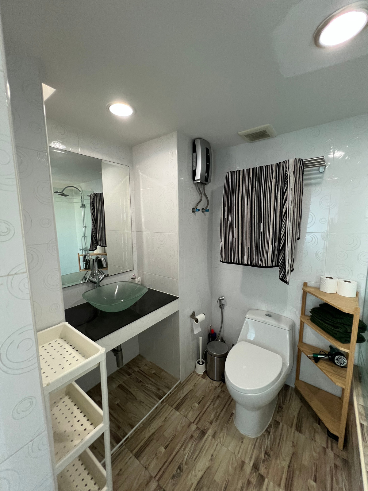 ให้เช่าคอนโดพระราม 3 สาธุประดิษฐ์ : กว้างขวาง 3 ห้องนอน 3 ห้องน้ำ 114ตรม | MRT คลองเตย | 30,000/เดือน