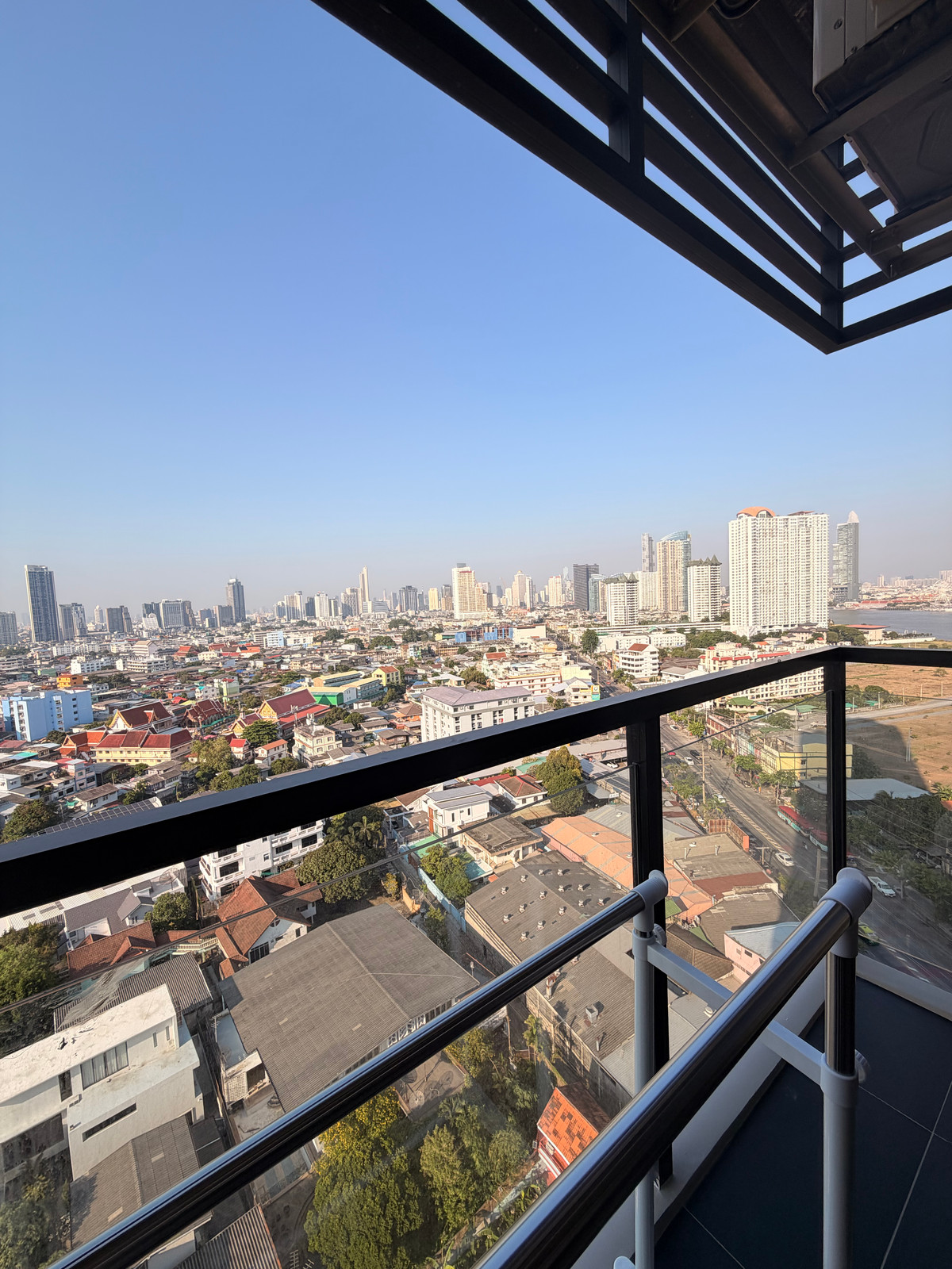 For RentCondoWongwianyai, Charoennakor : Loft Duplex room, fully furnished, ready to move in, free WiFi throughout the contract.