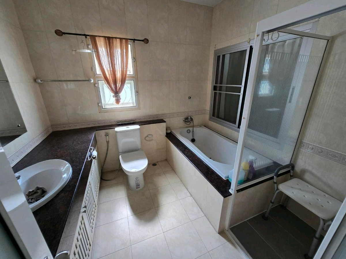 For SaleTownhomeLadprao101, Happy Land, The Mall Bang Kapi : Townhome - Saran Phruek Ladprao 130, 1 BR Available for Sale, Corner Unit, Near MRT Yellow Line : Lat Phrao 101