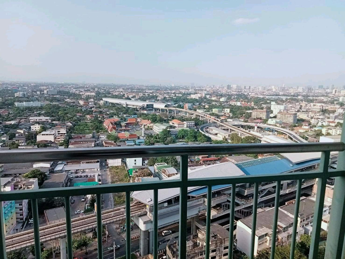 For RentCondoBang kae, Phetkasem : Condo near BTS BangWa Interchange MRT, in front of the road, convenient travel, make an appointment to view the room.