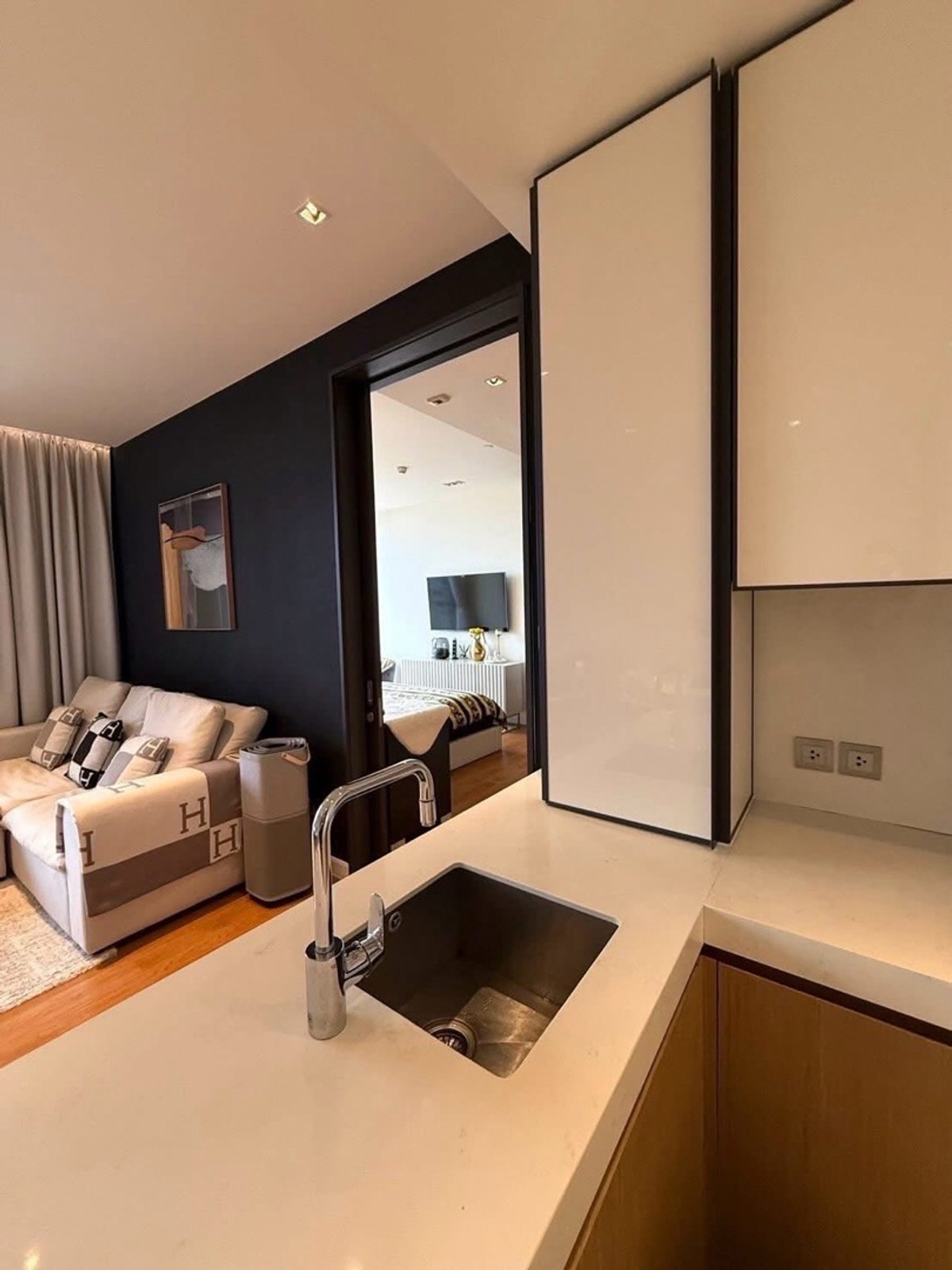 คอนโดสุขุมวิท อโศก ทองหล่อ : คอนโดใจกลางกรุงเทพ 1 ห้องนอน ห้องมุม  beatniq sukhumvit 31